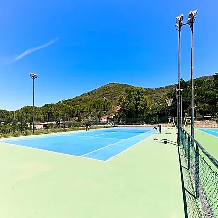 Elba Island Pool & Tennis