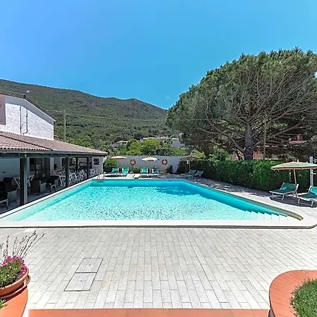 Elba Island Pool & Tennis Hotel