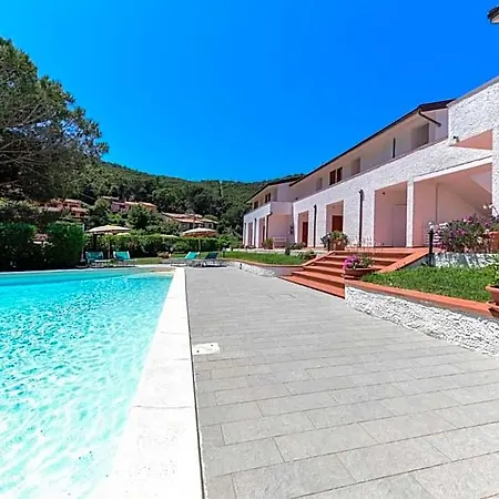 Elba Island Pool & Tennis Hotel